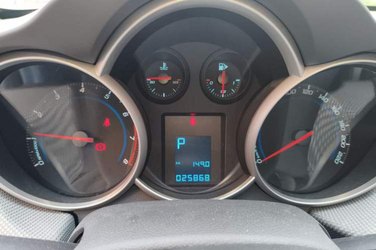 Used Chevrolet Cruze 2012 1.8L SE AT Instrument Cluster