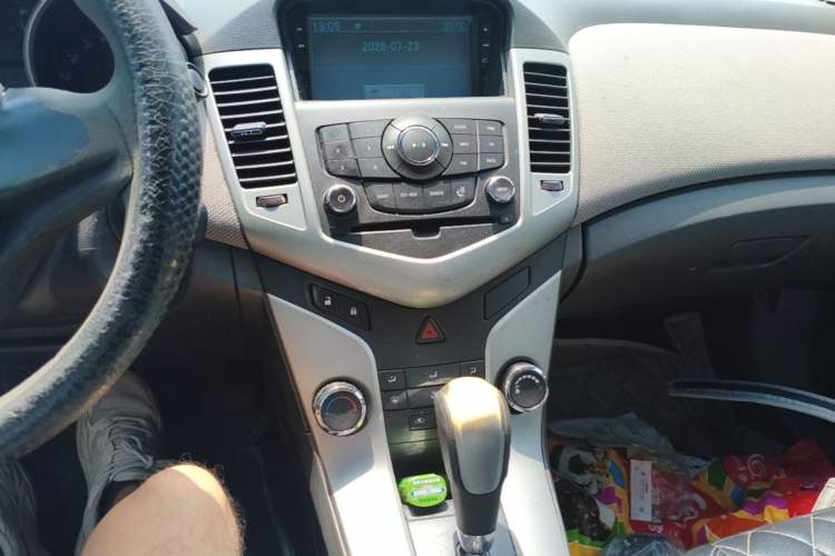 Used Chevrolet Cruze 2012 1.8L SE AT Audio And AC Panel