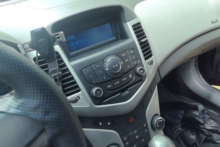 Used Chevrolet Cruze 2012 1.8L SE AT Audio And AC Panel
