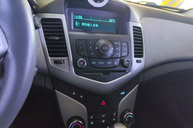 Used Chevrolet Cruze 2012 1.6L SE Automatic Audio And AC Panel
