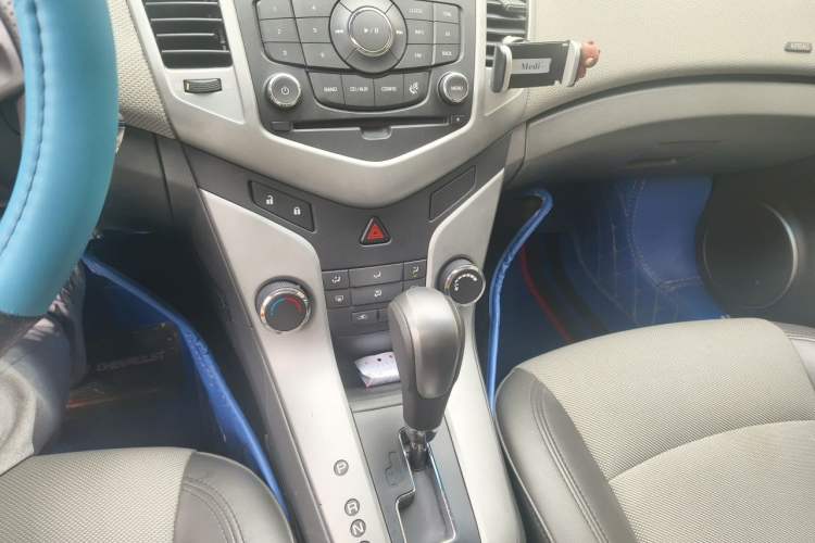 Used Chevrolet Cruze 2012 1.8L SE AT Audio And AC Panel