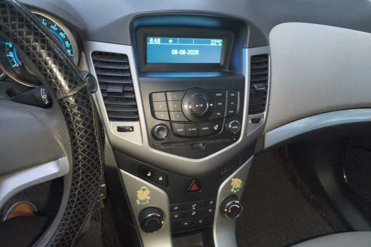 Used Chevrolet Cruze 2012 1.6L SE MT Audio And AC Panel