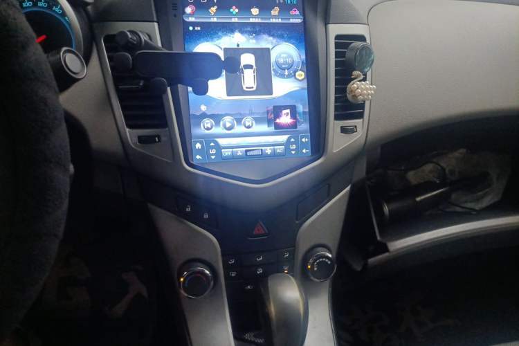 Used Chevrolet Cruze 2012 1.6L SL Grand Edition Automatic Audio And AC Panel