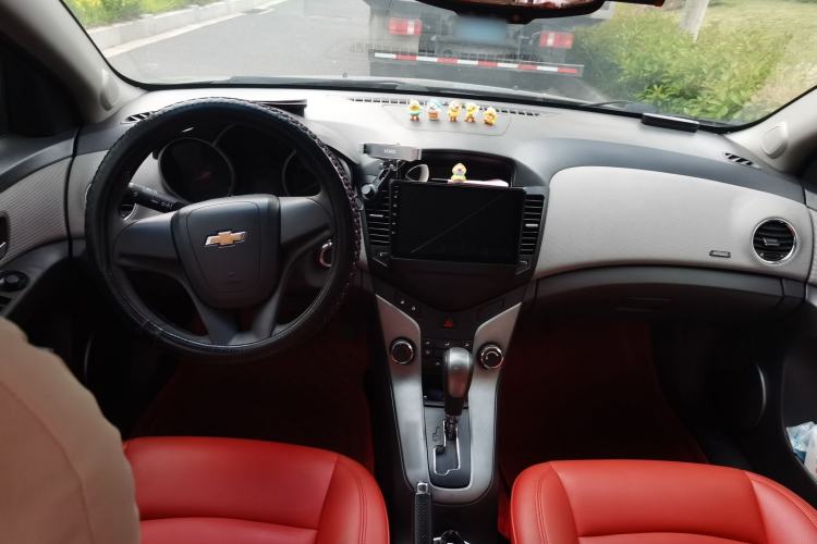 Used Chevrolet Cruze 2012 1.6L SE Automatic Center Console