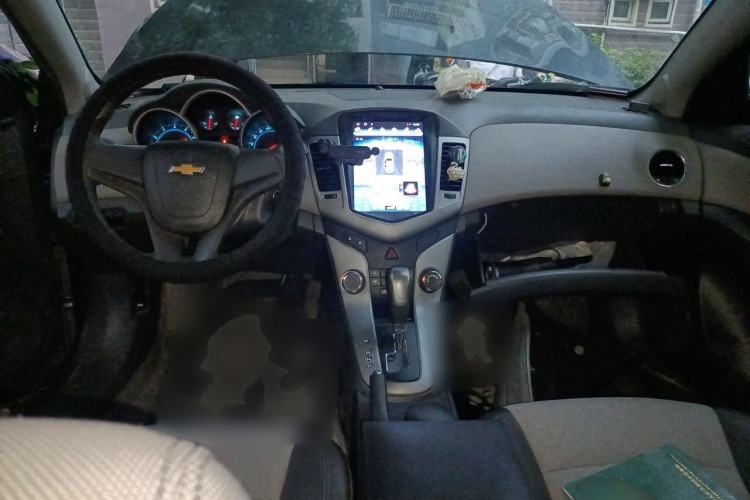 Used Chevrolet Cruze 2012 1.6L SL Grand Edition Automatic Center Console