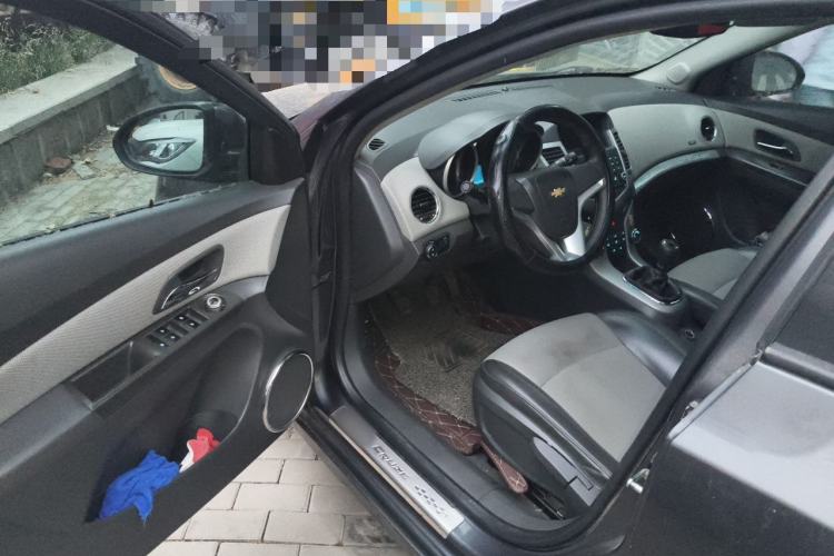 Used Chevrolet Cruze 2012 1.6L SE MT Driver Seat