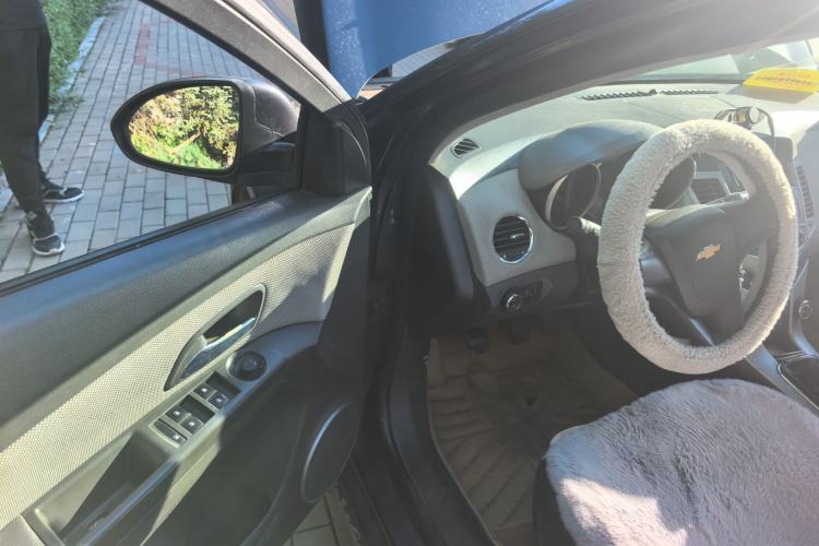 Used Chevrolet Cruze 2012 1.6L SL MT Driver Seat