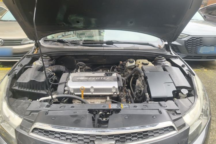 Used Chevrolet Cruze 2012 1.8L SE AT Engine Bay