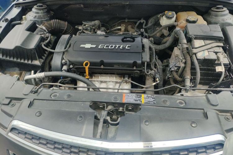 Used Chevrolet Cruze 2012 1.6L SL MT Engine Bay
