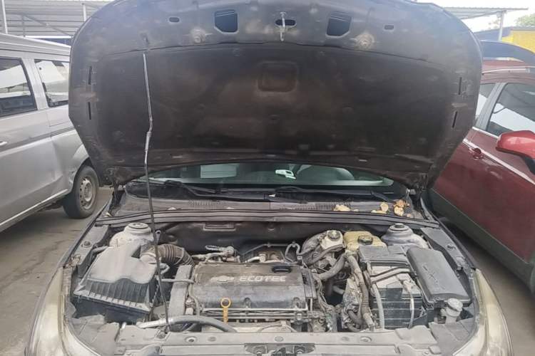 Used Chevrolet Cruze 2012 1.6L SE MT Engine Bay