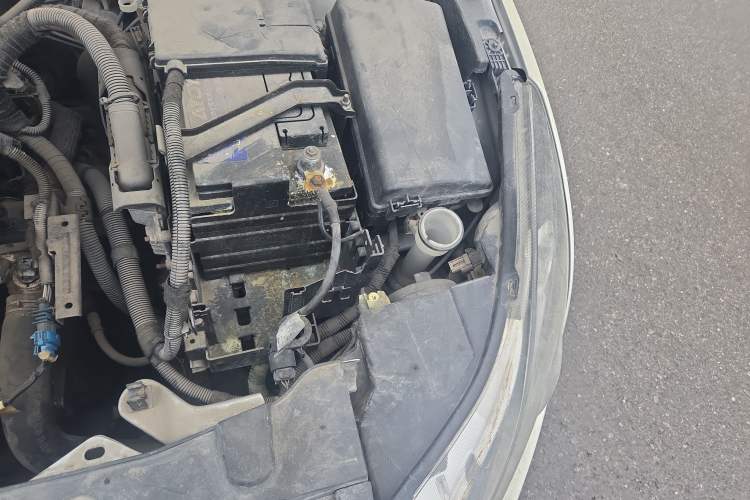 Used Chevrolet Cruze 2012 1.6L SL Grand Edition Manual Transmission Engine Bay Left