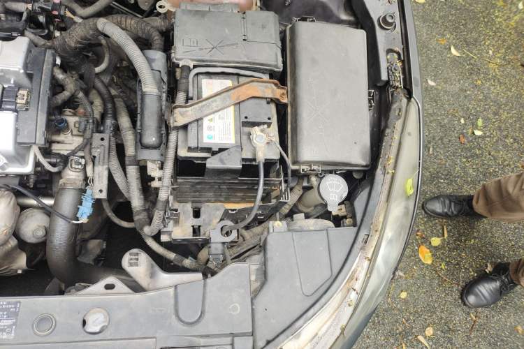 Used Chevrolet Cruze 2012 1.6L SE MT Engine Bay Left