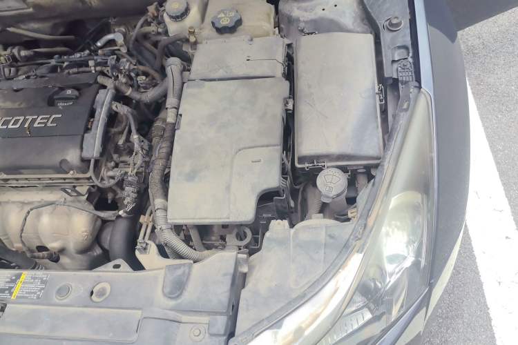 Used Chevrolet Cruze 2012 1.8L SE AT Engine Bay Left