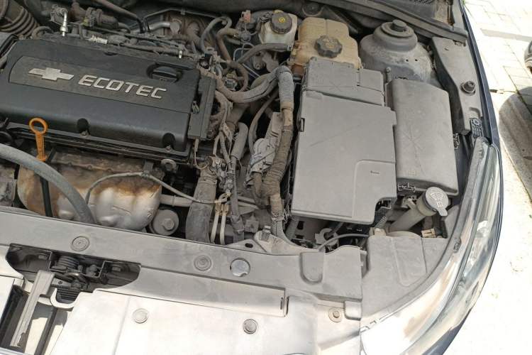 Used Chevrolet Cruze 2012 1.8L SE AT Engine Bay Left