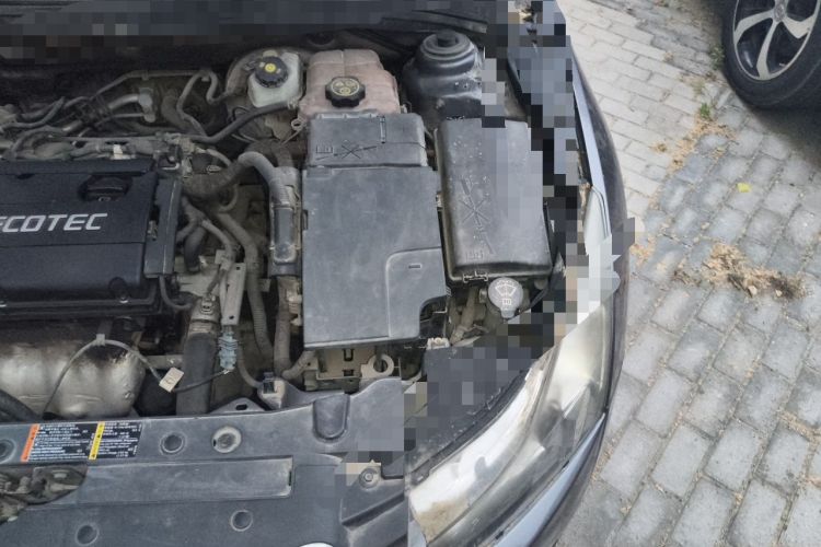 Used Chevrolet Cruze 2012 1.6L SE MT Engine Bay Left
