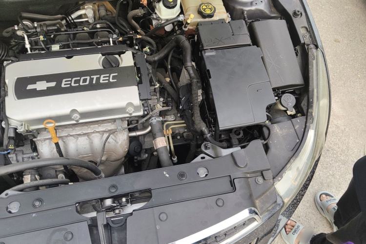 Used Chevrolet Cruze 2012 1.8L SE AT Engine Bay Left