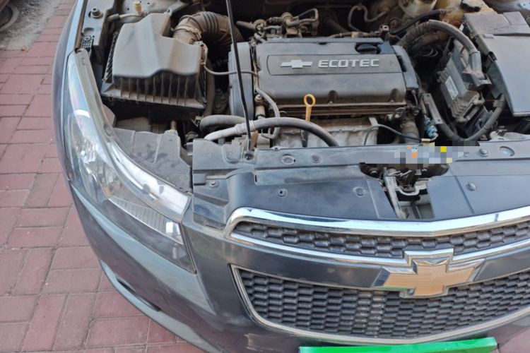 Used Chevrolet Cruze 2012 1.6L SE MT Engine Bay Right