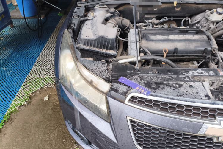 Used Chevrolet Cruze 2012 1.6L SL MT Engine Bay Right