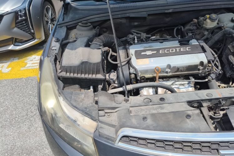 Used Chevrolet Cruze 2012 1.8L SE AT Engine Bay Right