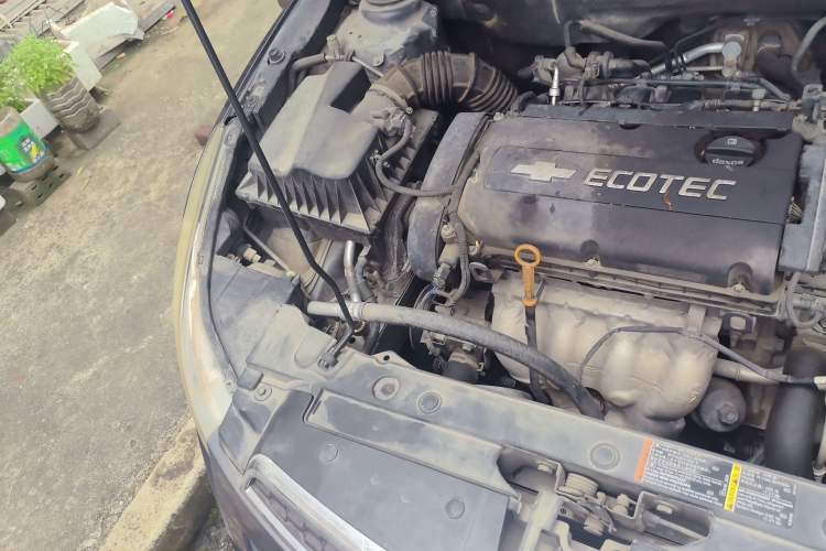 Used Chevrolet Cruze 2012 1.8L SE AT Engine Bay Right