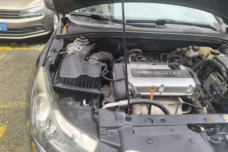 Used Chevrolet Cruze 2012 1.8L SE AT Engine Bay Right