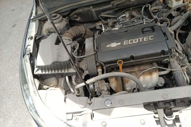 Used Chevrolet Cruze 2012 1.8L SE AT Engine Bay Right