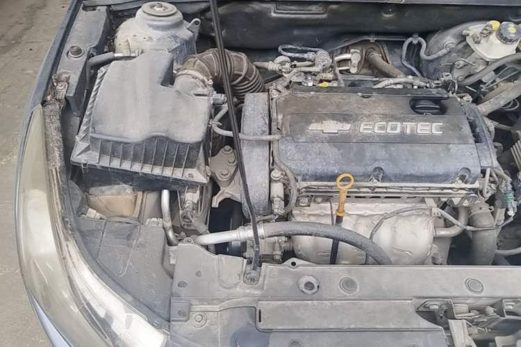 Used Chevrolet Cruze 2012 1.6L SE MT Engine Bay Right