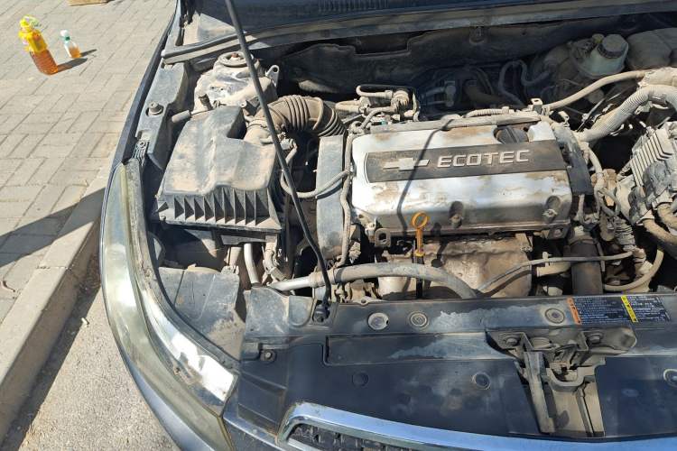 Used Chevrolet Cruze 2012 1.6L SE MT Engine Bay Right