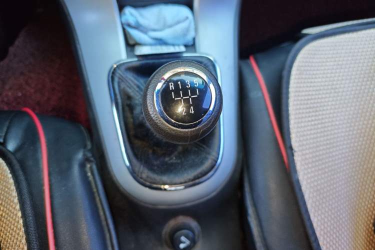 Used Chevrolet Cruze 2012 1.6L SE MT Gear Lever