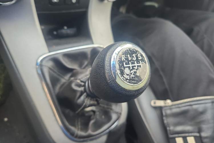Used Chevrolet Cruze 2012 1.6L SL Grand Edition Manual Transmission Gear Lever