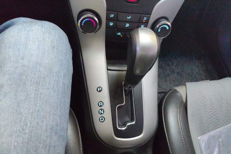 Used Chevrolet Cruze 2012 1.6L SE Automatic Gear Lever