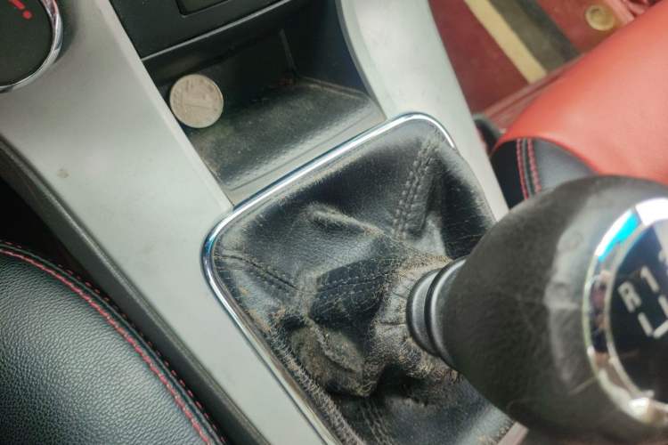 Used Chevrolet Cruze 2012 1.6L SL MT Gear Lever
