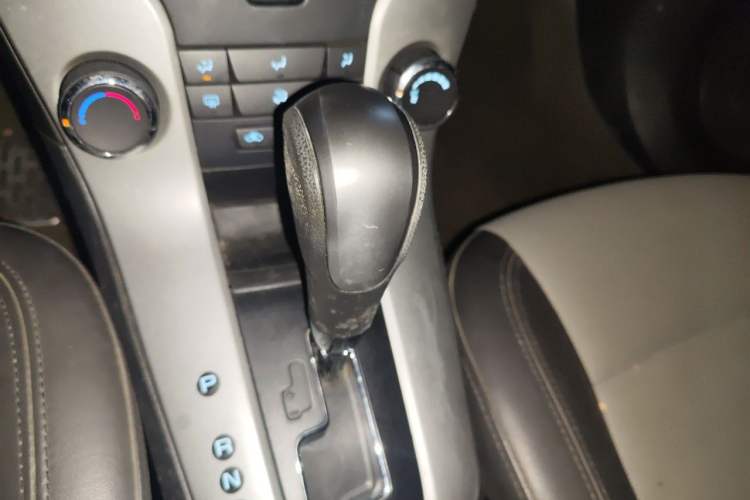 Used Chevrolet Cruze 2012 1.6L SE Automatic Gear Lever