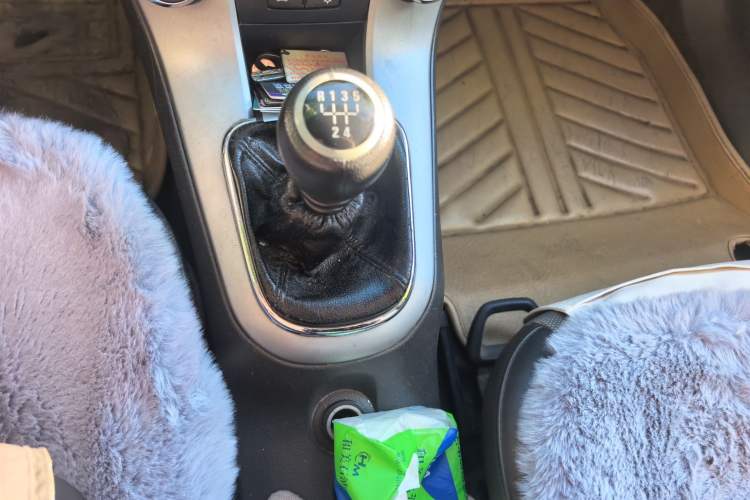 Used Chevrolet Cruze 2012 1.6L SL MT Gear Lever