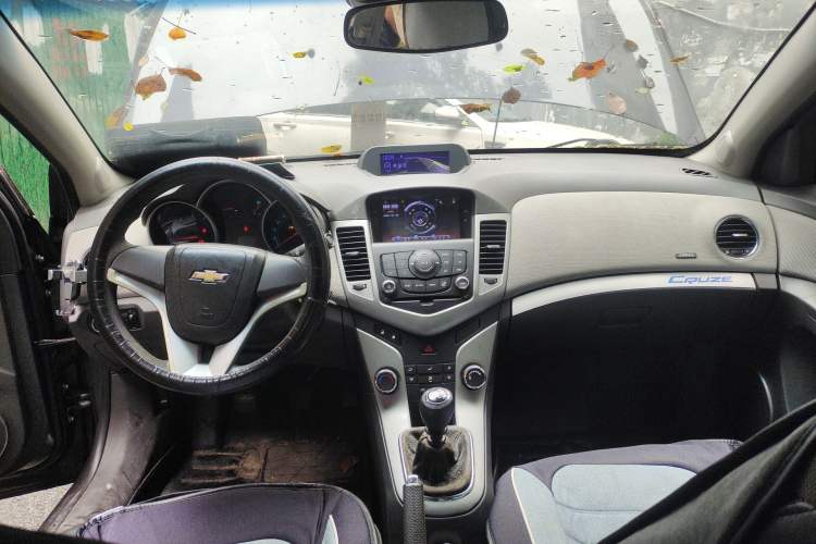 Used Chevrolet Cruze 2012 1.6L SE MT Headliner