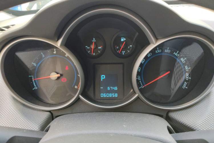 Used Chevrolet Cruze 2012 1.8L SE AT Instrument Cluster
