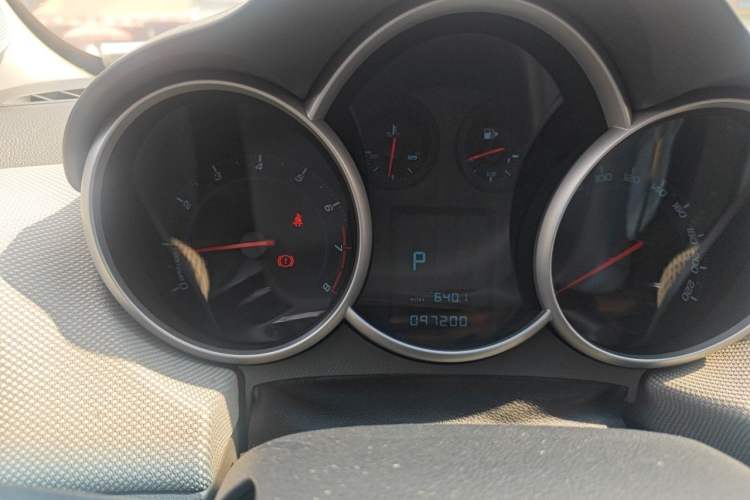 Used Chevrolet Cruze 2012 1.8L SE AT Instrument Cluster