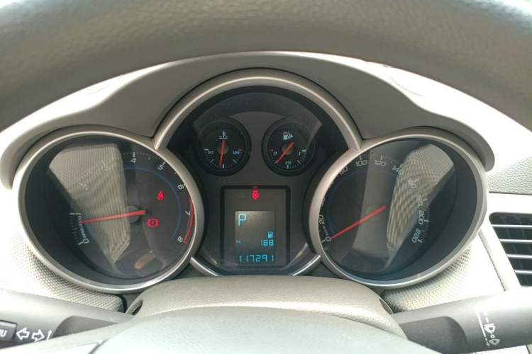 Used Chevrolet Cruze 2012 1.8L SE AT Instrument Cluster
