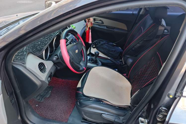 Used Chevrolet Cruze 2012 1.6L SE MT Left Front Seat