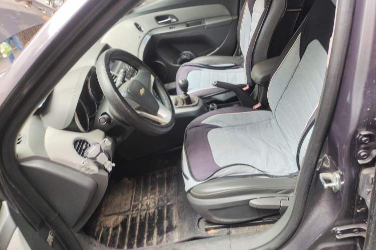 Used Chevrolet Cruze 2012 1.6L SE MT Left Front Seat