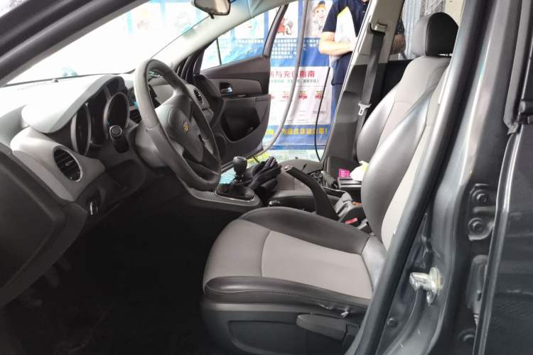 Used Chevrolet Cruze 2012 1.6L SL MT Left Front Seat