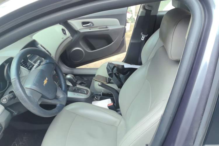 Used Chevrolet Cruze 2012 1.8L SE AT Left Front Seat