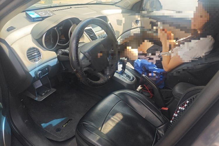 Used Chevrolet Cruze 2012 1.8L SE AT Left Front Seat
