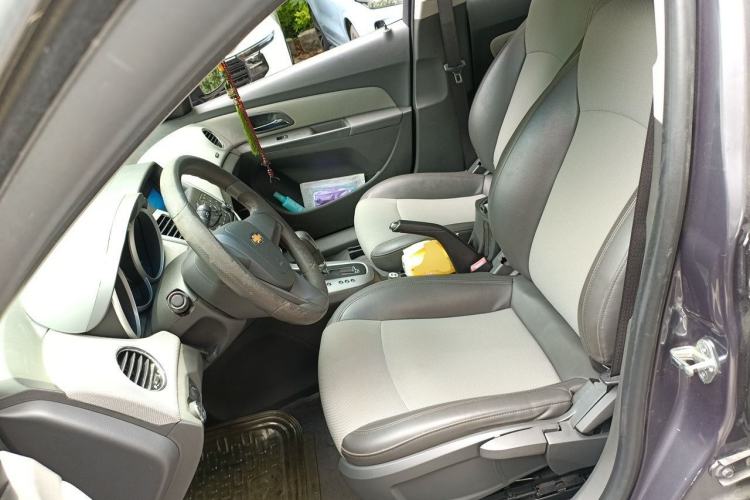 Used Chevrolet Cruze 2012 1.8L SE AT Left Front Seat