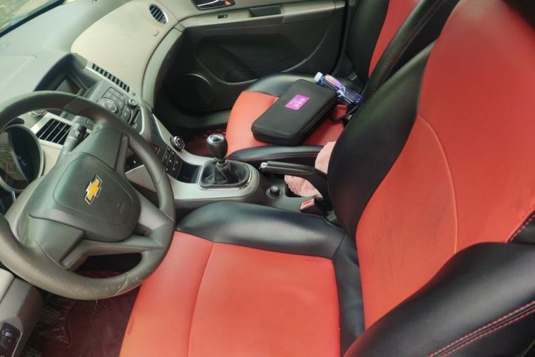 Used Chevrolet Cruze 2012 1.6L SL MT Left Front Seat