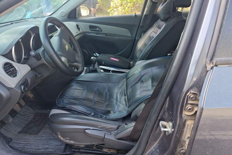 Used Chevrolet Cruze 2012 1.6L SE MT Left Front Seat