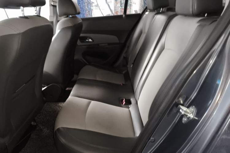 Used Chevrolet Cruze 2012 1.6L SL MT Left Rear Seat