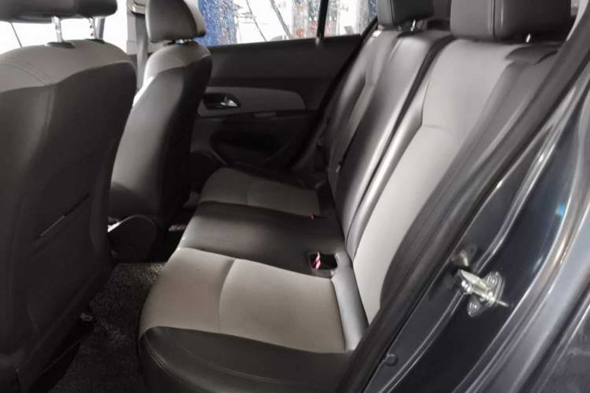 Used Chevrolet Cruze 2012 1.6L SL MT Left Rear Seat