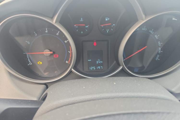Used Chevrolet Cruze 2012 1.6L SL Grand Edition Manual Transmission Odometer Close Up