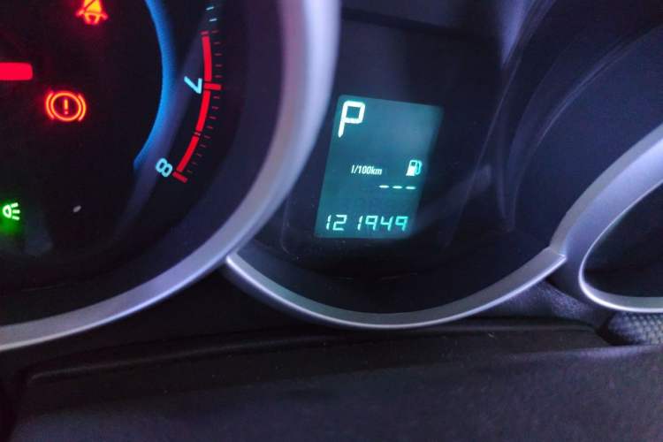 Used Chevrolet Cruze 2012 1.6L SE Automatic Odometer Close Up